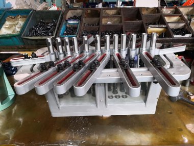 SU方型可调式多轴器